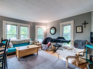 617 Delles Rd APT B, Wheaton, IL 60187