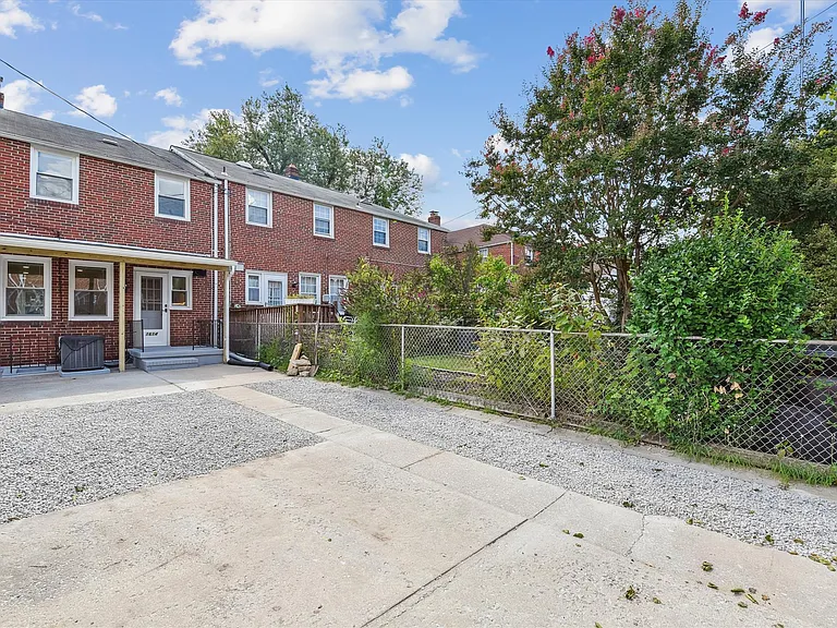 1612 Hardwick Rd — Photo 34