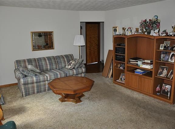 3rd image of 827 N Rockbridge Ave