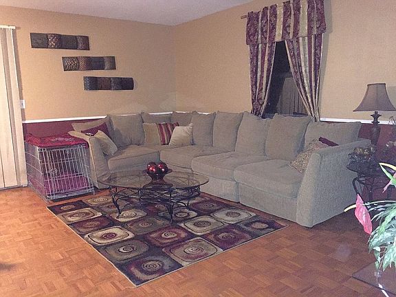 Upstairs Living Room 