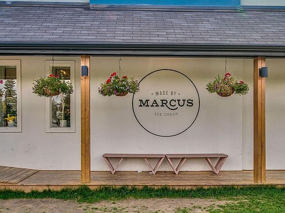 3rd image of 1727 N Bowness Rd NW