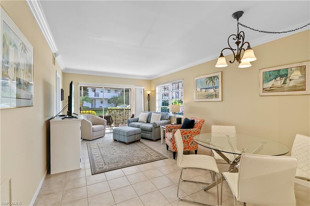 5 High Point CIR W #104