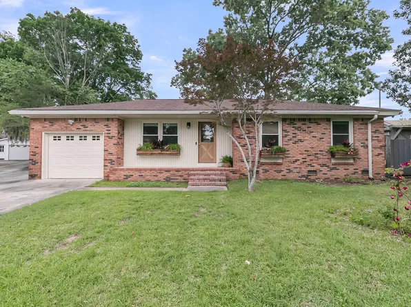 108 Williamsburg Ct, Goose Creek, SC 29445