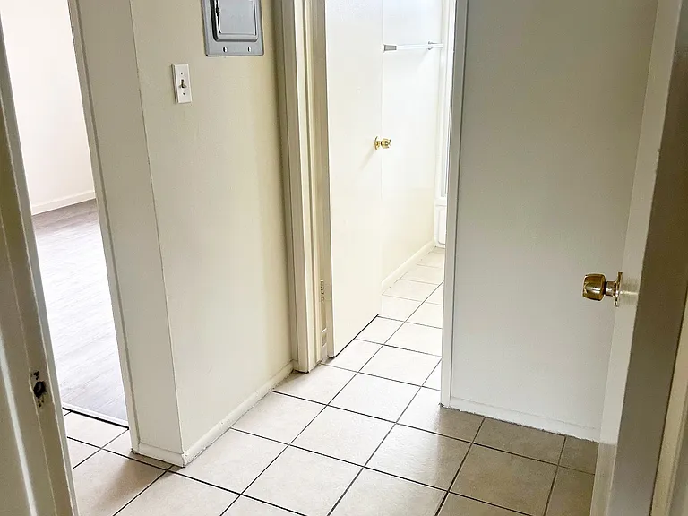 1838 W El Segundo Blvd #6 — Photo 7