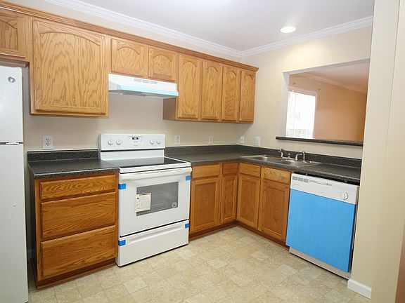 5th image of 2932 Beaverwood Dr #10