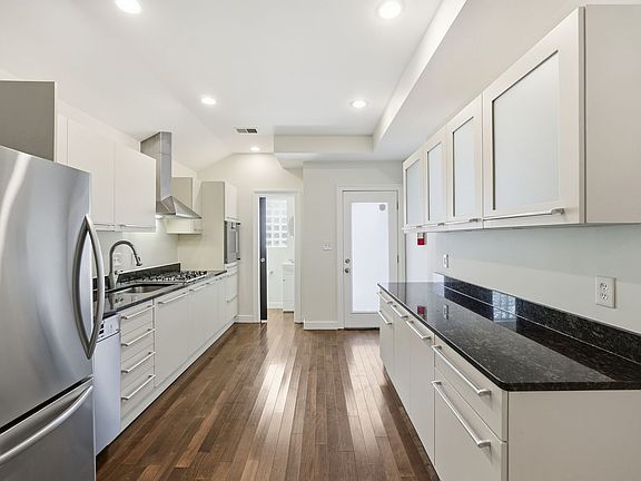 5th image of 1515 Independence Ave SE