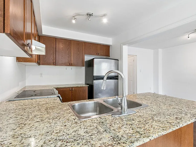 1385 Costigan Rd — Photo 11