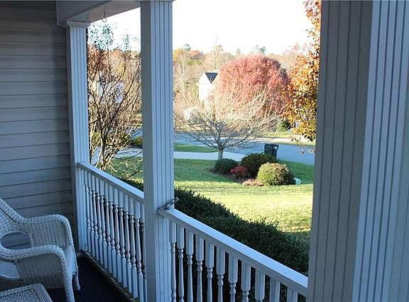 4th image of 2401 27th Avenue Cir NE