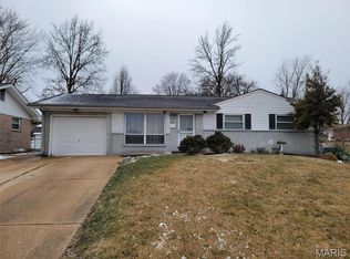 1550 Moellering Dr, Florissant, MO 63031