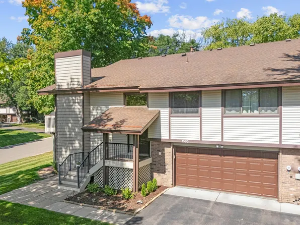 1595 Four Oaks Rd, Eagan, MN 55121