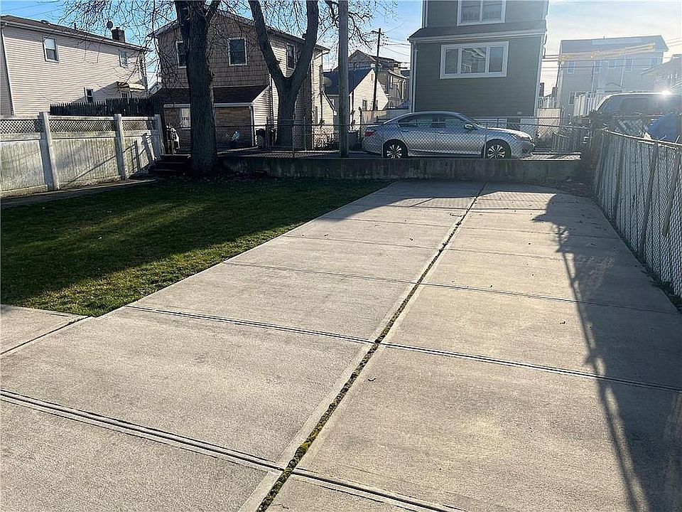 2nd image of 3050 Gerritsen Ave