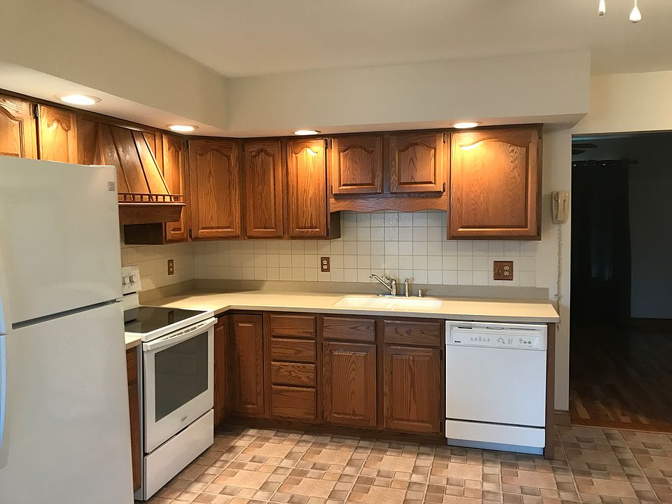 1st image of 6400 Oakhurst Pl