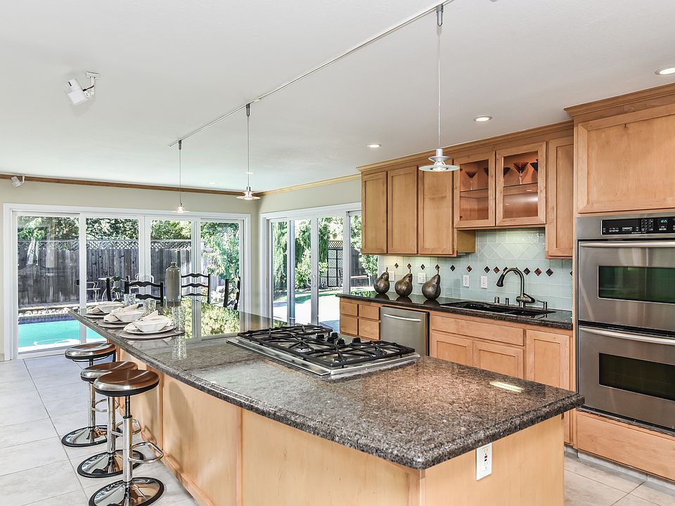2nd image of 3020 Bowling Green Dr