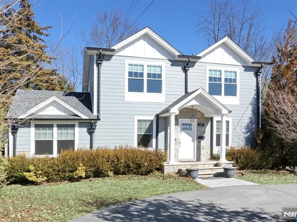 205 Franklin Ave, Wyckoff, NJ 07481