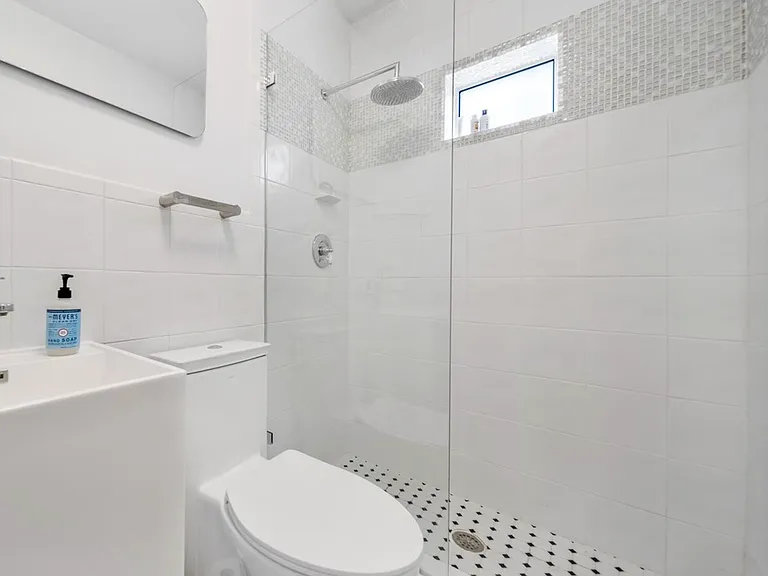 7500 Miami View Dr #SFH — Photo 9