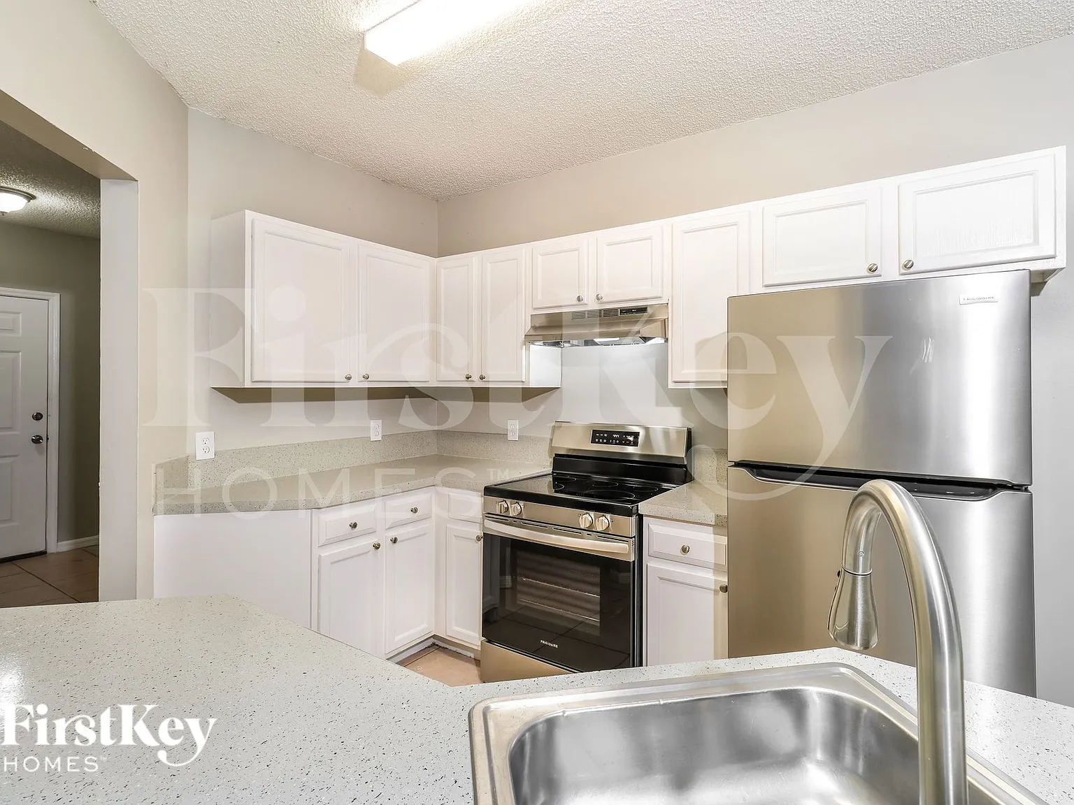 4 bed, 2.0 bath, 1300 sqft, $1,880 — Photo 4