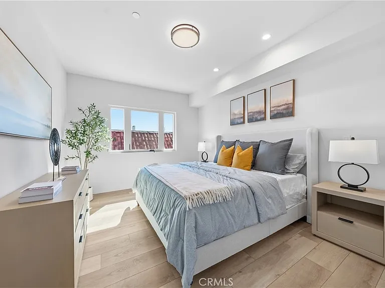 150 S Oak Knoll Ave #105 — Photo 9
