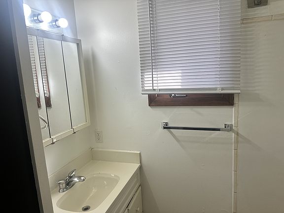5th image of 1659 Hartzell Rd #B3