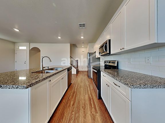 3rd image of 1506 Garden Swing Ave