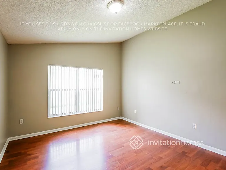 16594 NW 7th St — Photo 8