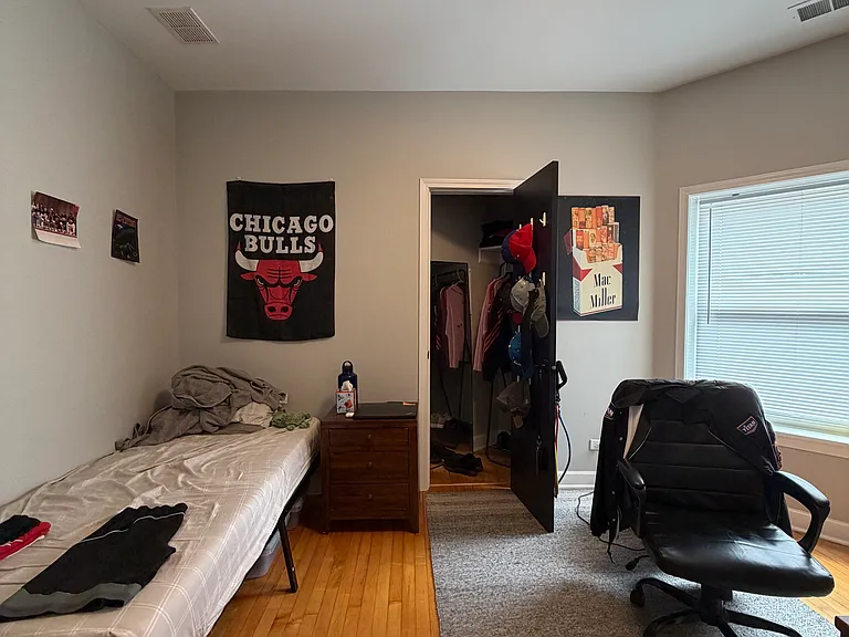 4324 W Addison St #2 — Photo 8