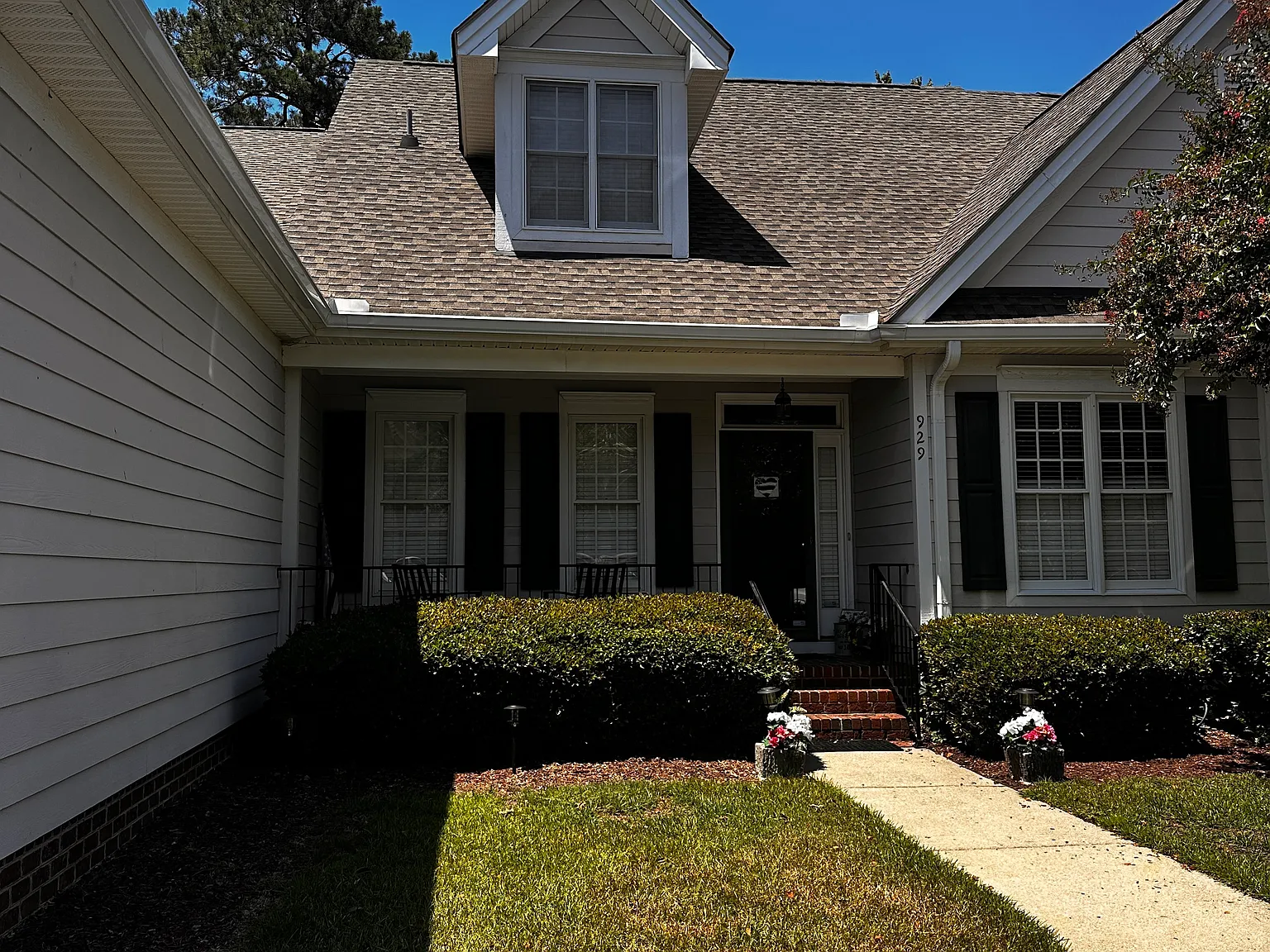 929 S Lakeview Dr — Photo 2