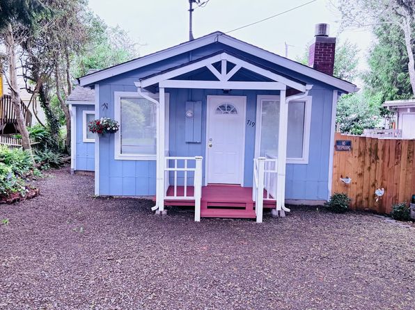 719 SE Reef Ave