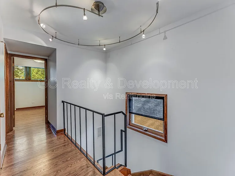 5217 S University Ave #C — Photo 8