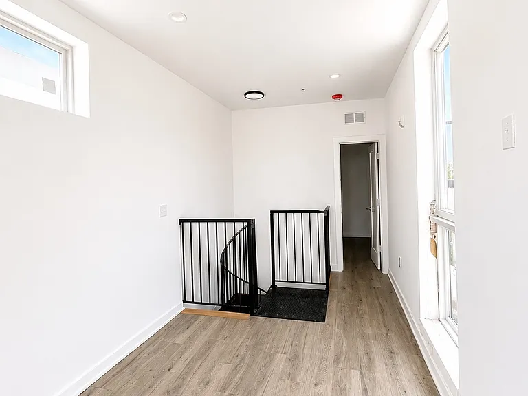 2425 20th St NE #20A — Photo 5