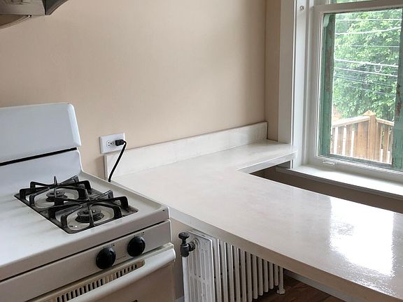 4th image of 6446 N Wayne Ave #1