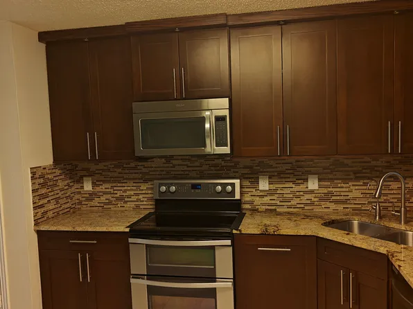 1043 Mustang Ct, Little Elm, TX 75068