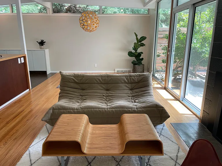 1395 S Elm St — Photo 10