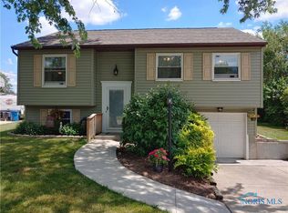 7317 Starridge Ct, Perrysburg, OH 43551