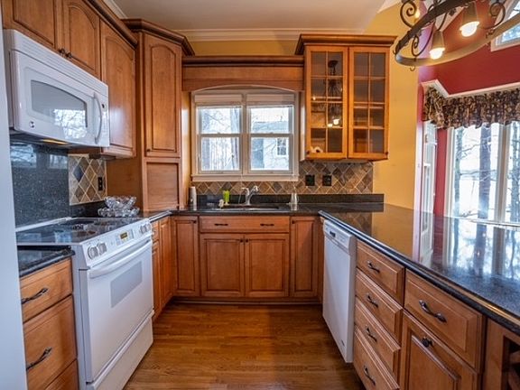4th image of 1490 Plantation Dr
