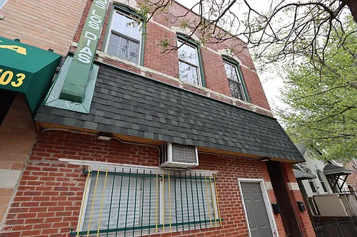 1656 W 21st St #2F Photo 1