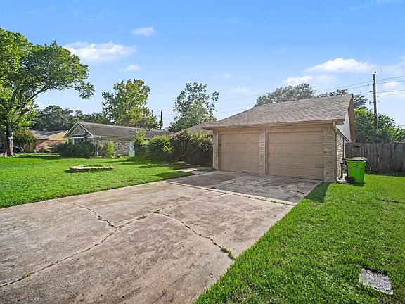 4th image of 5111 Blueberry Hill Dr