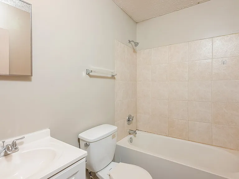 6052 Creekford Dr — Photo 14
