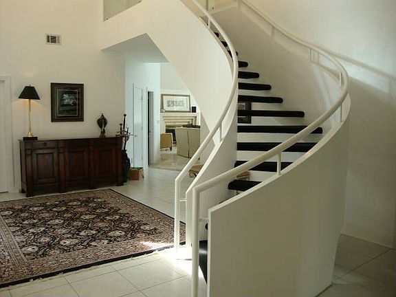 CUSTOM STAIRWAY