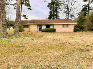 1434 W Sabine St, Carthage, TX 75633