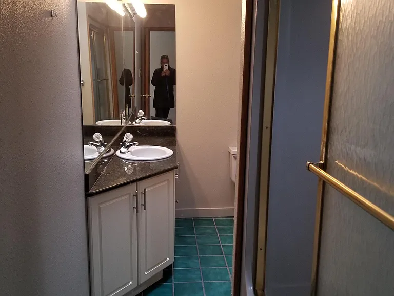 2nd bathroom from hallway