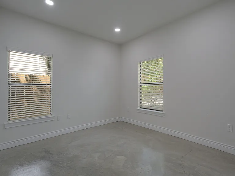 1915 David St — Photo 12