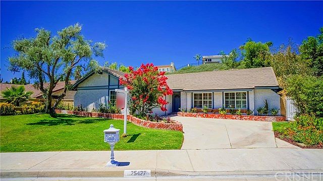 1st image of 25427 Fortuna Dr