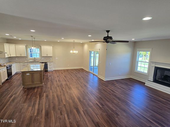 5th image of 1616 Maple Ridge Ct