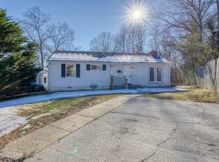 311 East Dr, Oak Ridge, TN 37830