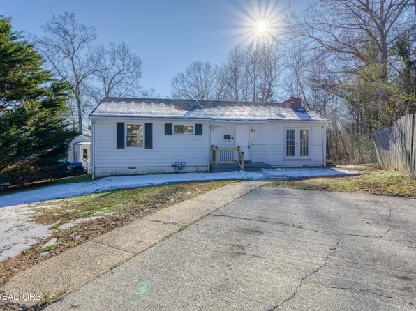 311 East Dr, Oak Ridge, TN 37830