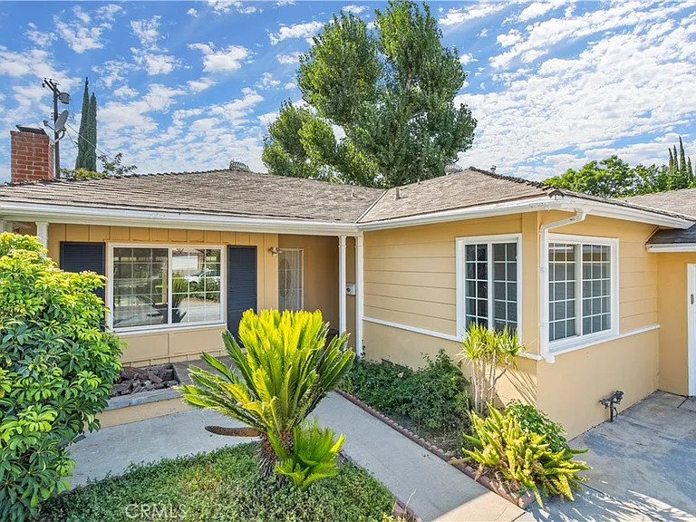7721 Oakdale Ave — Photo 3