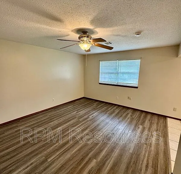 7625 S Sherwood Ave — Photo 3