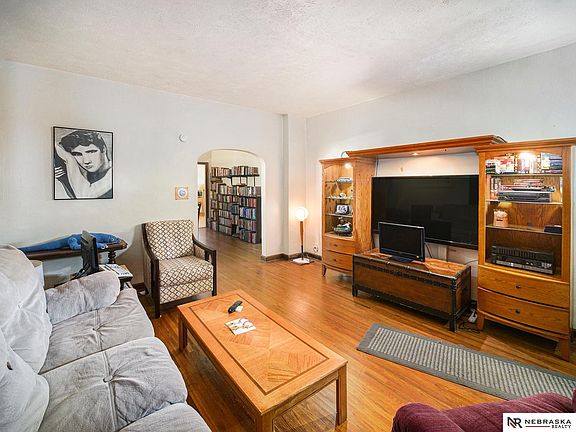 3rd image of 1146 New Hampshire St