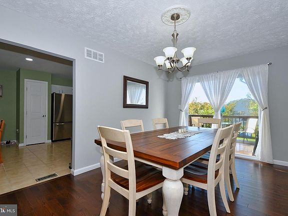 4th image of 1458 Landis Cir