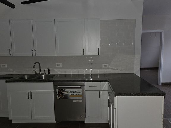 4th image of 4047 N Mozart St APT G